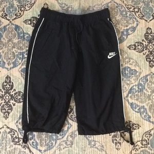 Nike black capris size medium